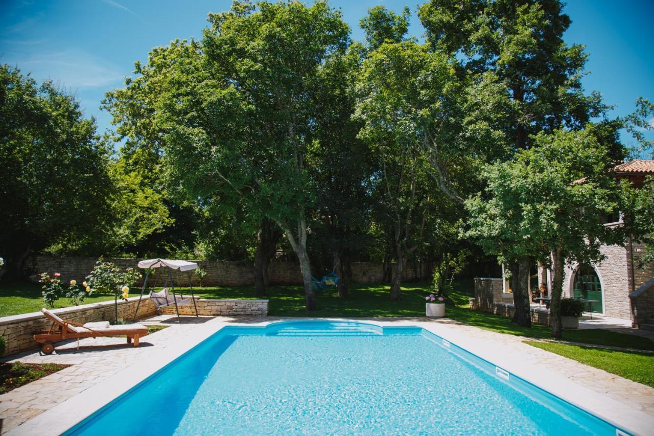 Villa Kringa Tinjan Екстериор снимка