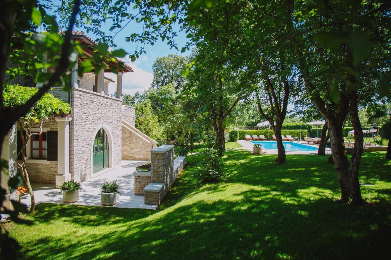 Villa Kringa Tinjan Екстериор снимка