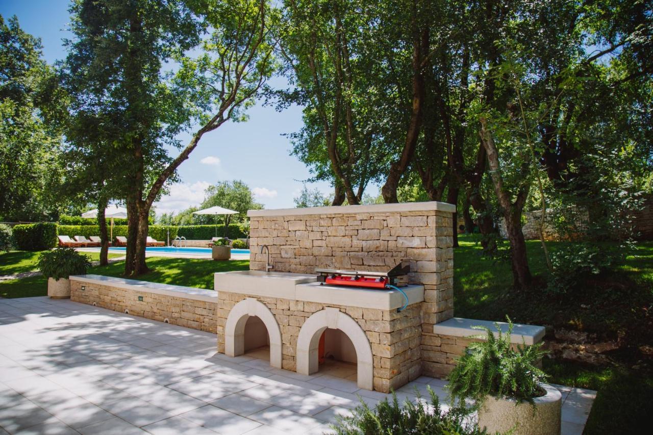 Villa Kringa Tinjan Екстериор снимка