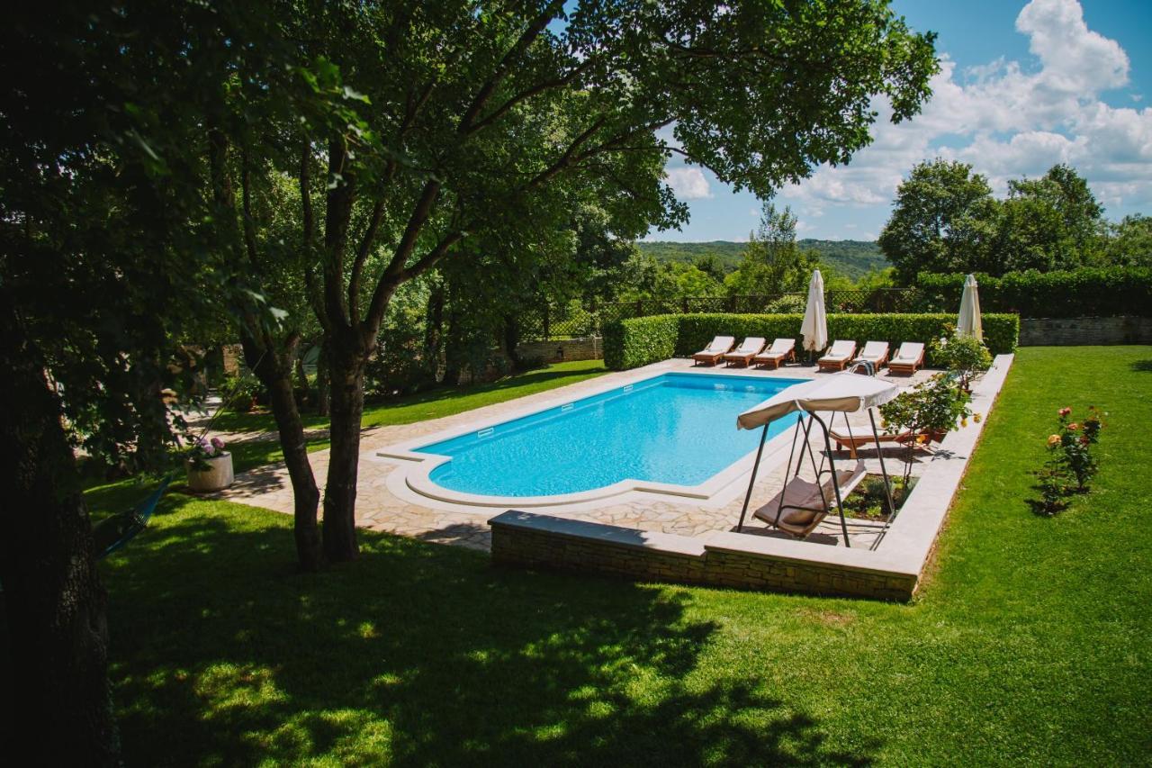 Villa Kringa Tinjan Екстериор снимка