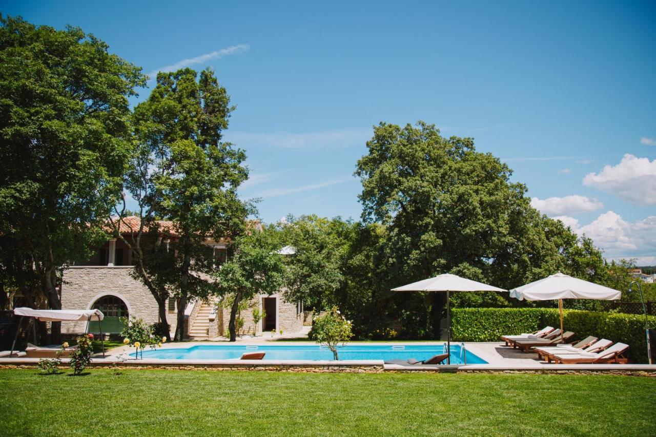 Villa Kringa Tinjan Екстериор снимка