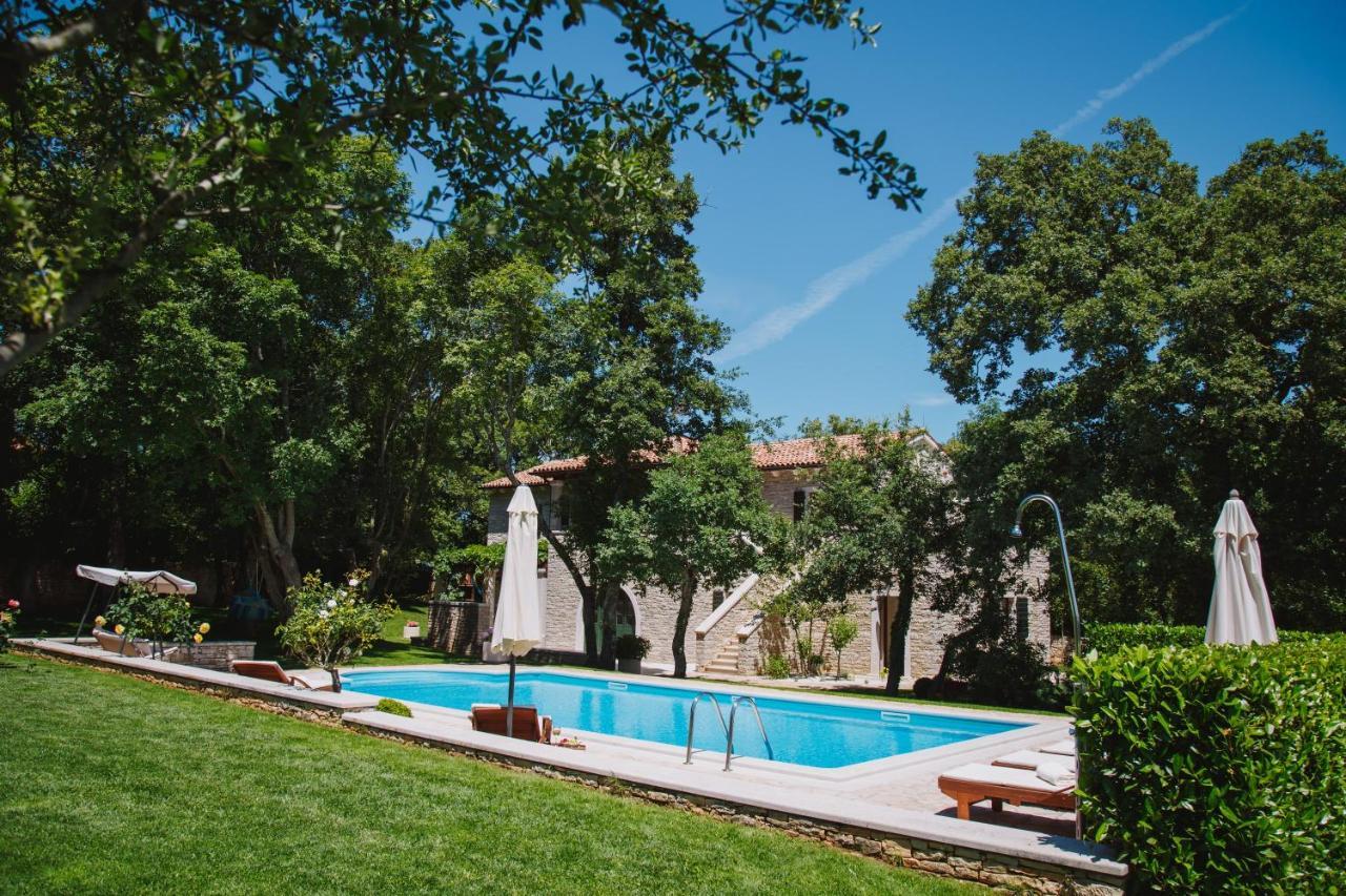 Villa Kringa Tinjan Екстериор снимка