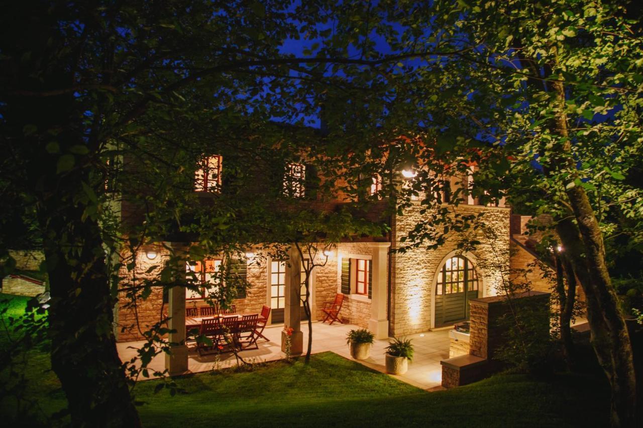 Villa Kringa Tinjan Екстериор снимка