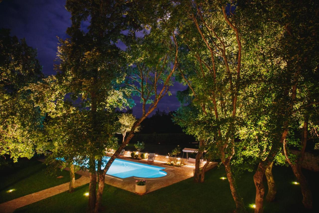 Villa Kringa Tinjan Екстериор снимка