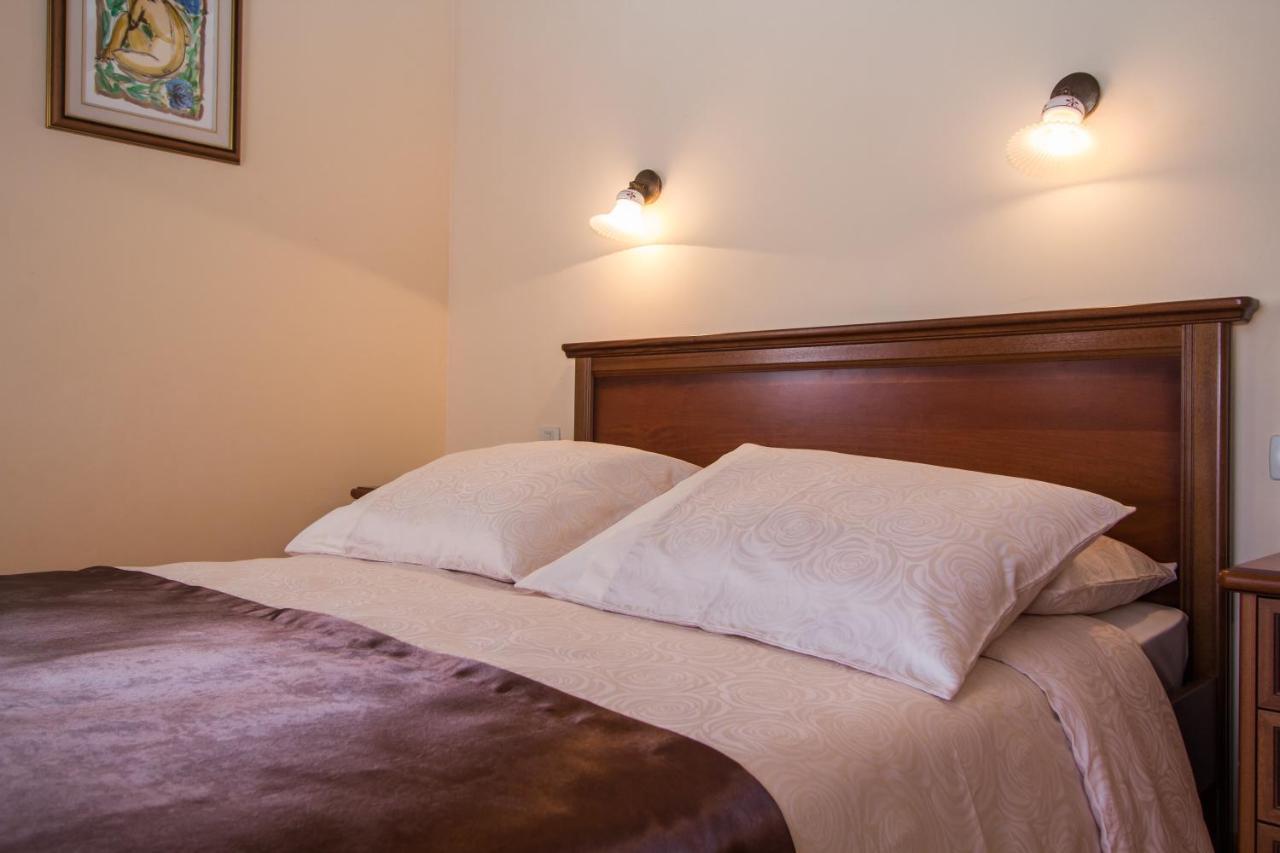 Villa Kringa Tinjan Екстериор снимка
